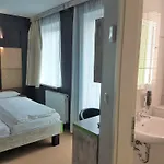 Landmark Am Kracauerplatz Otel Berlin