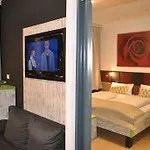 Landmark Am Kracauerplatz Отель 2*