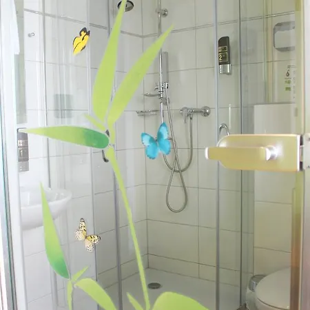 Landmark Am Kracauerplatz 2*