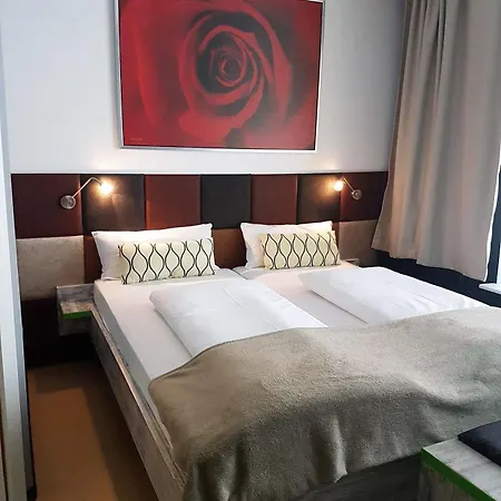 Landmark Am Kracauerplatz 2*