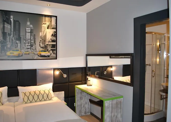 Landmark Am Kracauerplatz 2*