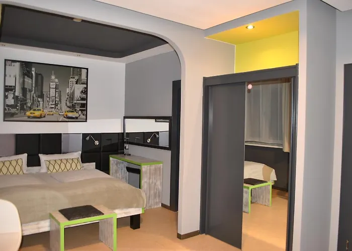 Landmark Am Kracauerplatz 2*